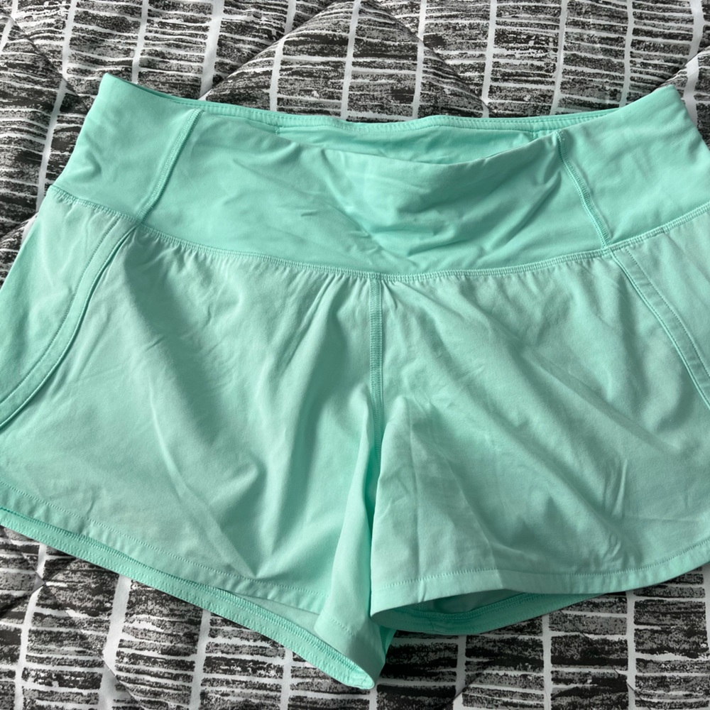 Lululemon Speed Up size 6  shorts.